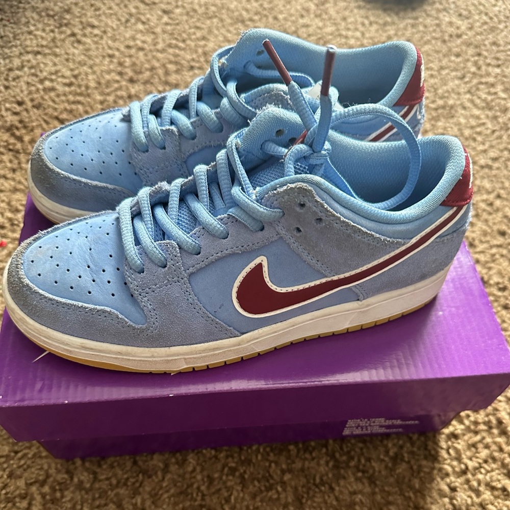 Size 2y Nike SB Dunk Low Pro Phillies